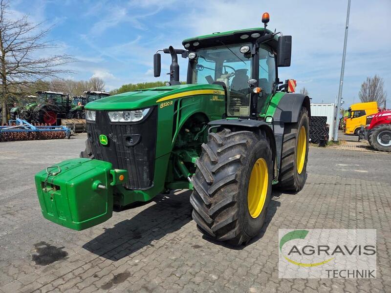 John Deere 8320R
