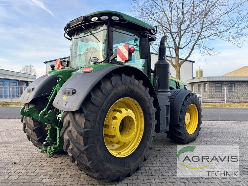 John Deere 8320R