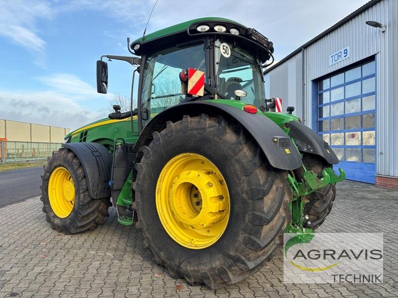John Deere 8320R